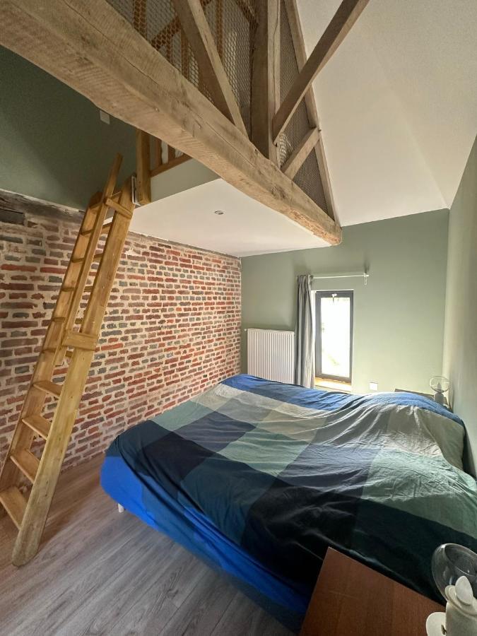 Gite Confortable Au Milieu Des Pres - La Ferme De Montigny Neauphe-Sur-Dive Экстерьер фото