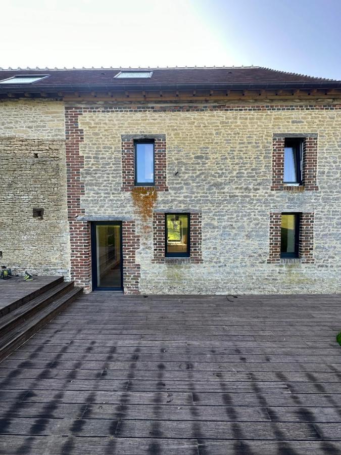 Gite Confortable Au Milieu Des Pres - La Ferme De Montigny Neauphe-Sur-Dive Экстерьер фото