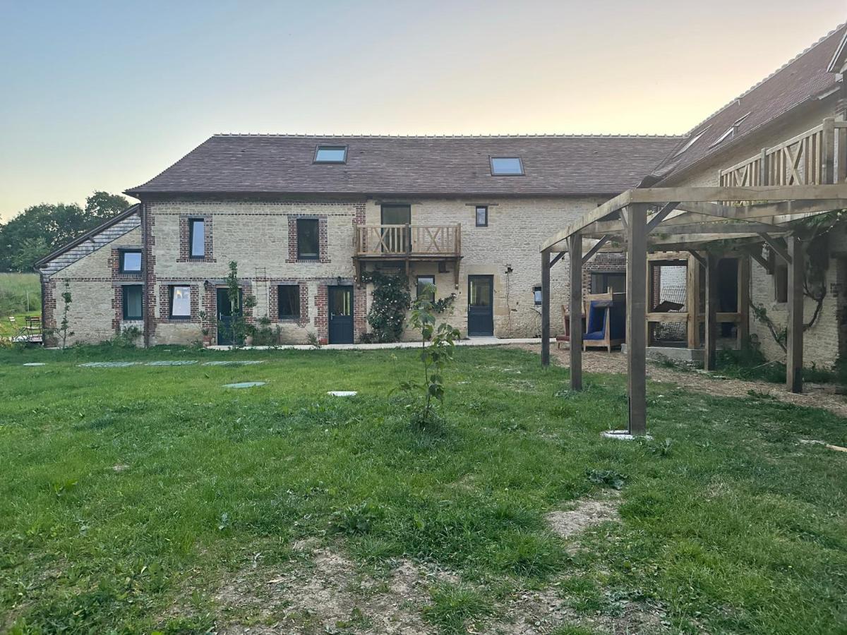 Gite Confortable Au Milieu Des Pres - La Ferme De Montigny Neauphe-Sur-Dive Экстерьер фото
